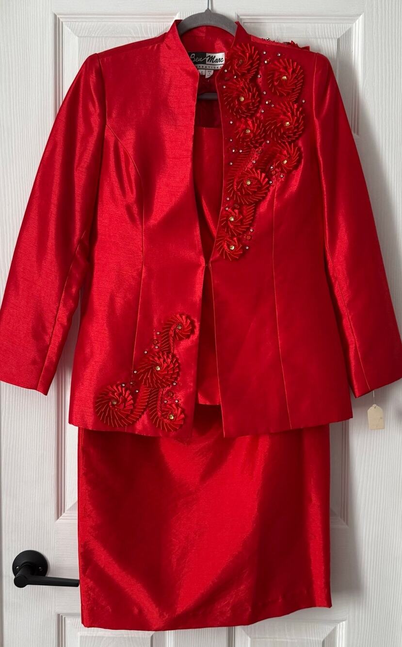 Ben Marc International Women's Red Satin Floral Embroidery 3Pcs. Suit Set Size 6